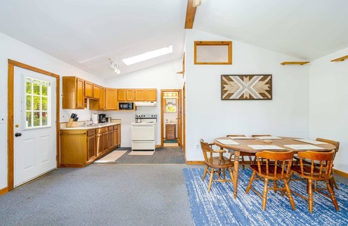 Berkeley Springs Cabin | River Access Cabin with Hot Tub, Fire Pit & WiFi!