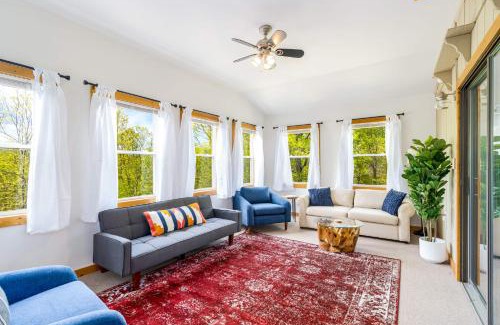 Berkeley Springs House | River Access Cabin with Hot Tub, Fire Pit, & WiFi!