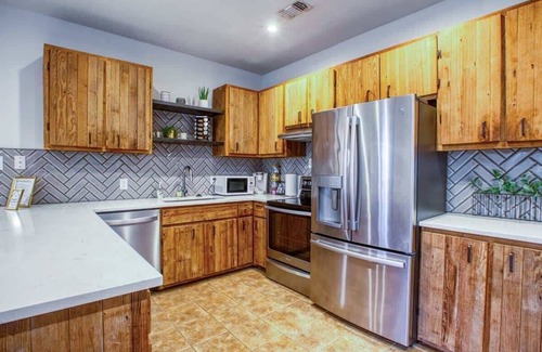 Kyle Cabin | River Access | Grill | Firepit | Sleeps 5