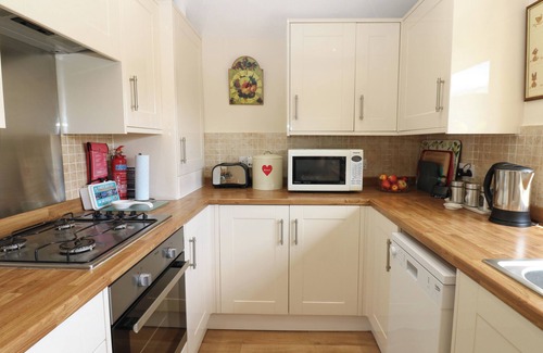 Eamont Bridge Cottage | RIVER COTTAGE, pet friendly, character holiday cottage in Penrith