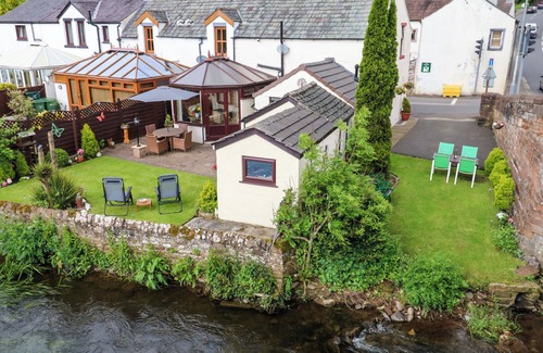 Eamont Bridge Cottage | RIVER COTTAGE, pet friendly, character holiday cottage in Penrith