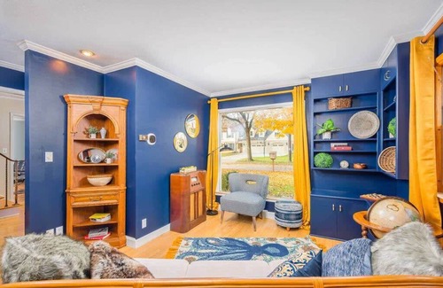 Appleton House | River Drive Retreat: Family Fun & Relaxation