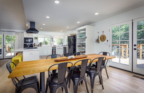 Kaweah House | River Front at the River Raven House