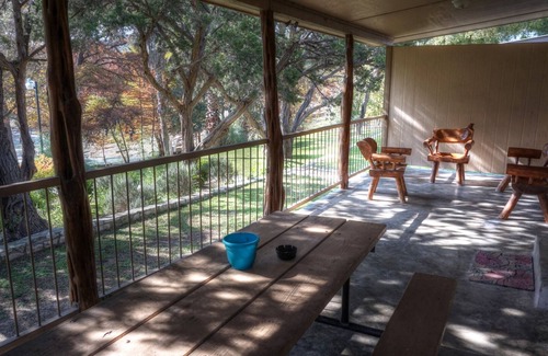 Sabinal Cabin | River Front cabin with access to shared pool!
