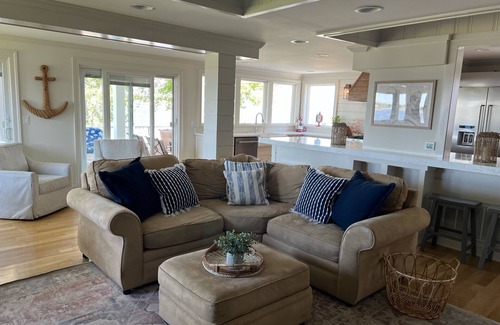 Brick House | River Front home with Dock