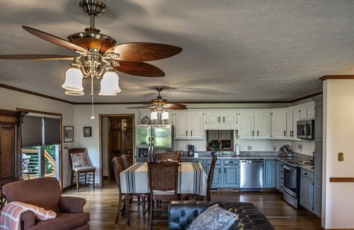 Elizabethton House | River Frontage and Mountain Views
