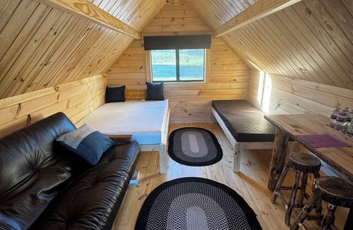 Lava Hot Springs Hotel | River Glamping Cabin (River Access)