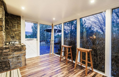 Buena Vista House | River Haven - Beautiful Home, Arkansas River Access, HotTub, Detached Guesthouse