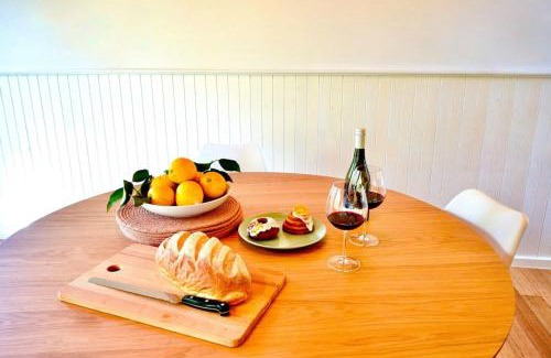 Badger Creek House | River Lea Cottage