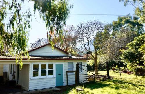 Badger Creek House | River Lea Cottage