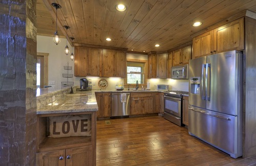 Dial Cabin | River Meadow Retreat: Modern Mountain Cabin on Toccoa -Hot Tub, Views, Game Room