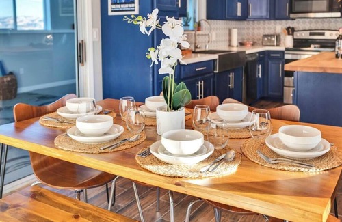 Joshua Tree House | River Moon Retreat - Hot Tub, EV charger, Pool Table