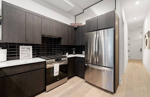 West Town Apartment | River North Central Home With Balcony