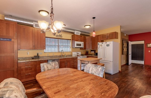 Leavenworth Cottage | River Run Cottage - Enjoy The Sights And Sounds Of The Wenatchee River!