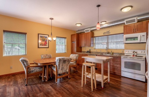 Leavenworth Cottage | River Run Cottage - Enjoy The Sights And Sounds Of The Wenatchee River!