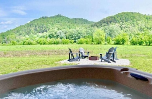 Stanton Cabin | River's Edge at Three Suns Cabins