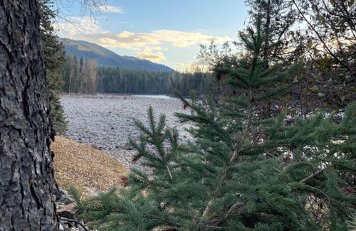 Clearwater House | River's Edge Retreat | RV Site 1- Full Service