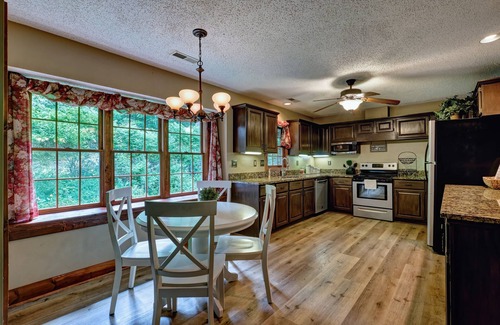 Sapphire House | River Song, A Delightful Mountain Retreat