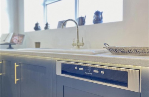 Spalding Apartment | River View Cottage by Bella Homes