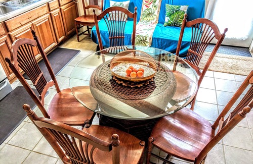 Pepeekeo Cabin | River View Family House with a Full Kitchen (No Cleaning Fee)