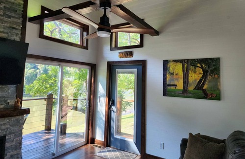 Del Rio Ski Chalet | River Zen Retreat in the Smoky Mountains