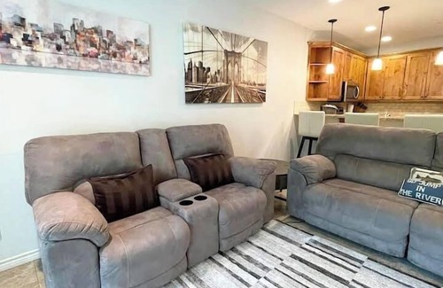 New Braunfels Condo | Riverbank Bliss at Rio Guadalupe | WIFI | Stunning Views