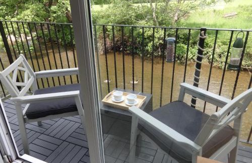 Egremont House | Riverbank Cottage River Ehan Double Balcony
