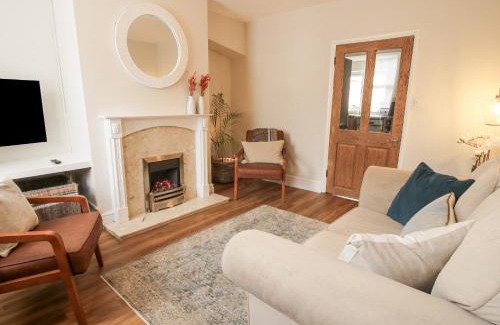 Shrewsbury House | Riverbank