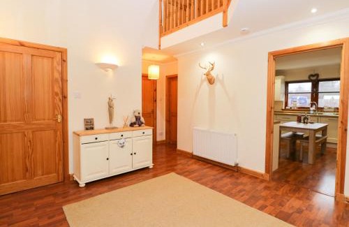 Roybridge House | Riverbank House