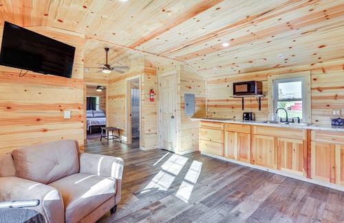 Blanchardville Cabin | Riverfront Cabin Near Yellowstone Lake State Park