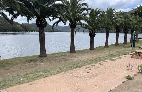 Wisemans Ferry Cabin | Riverfront Cabin at Wisemans Ferry On the Hawkesbury River