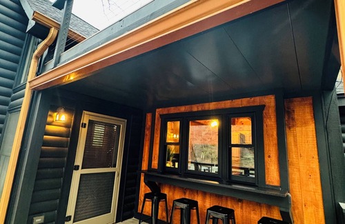 Ellijay Cabin | Riverfront Cabin in Resort Community/Hot Tub/WIFI/Fire Pit/River Deck/XBOXn