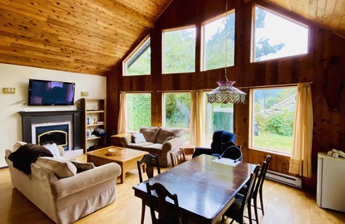 Zeballos House | Riverfront Cabin in Zeballos - Fish & explore the West Coast