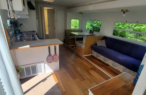Killaloe House | Riverfront Caravan seconds from Bonnechere Provincial Park
