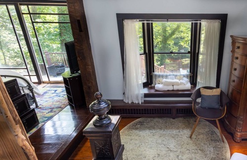 Greenwich Cottage | Riverfront Cottage-Heated Pool-Hot Tub-Fireplace 35minutes from New York City
