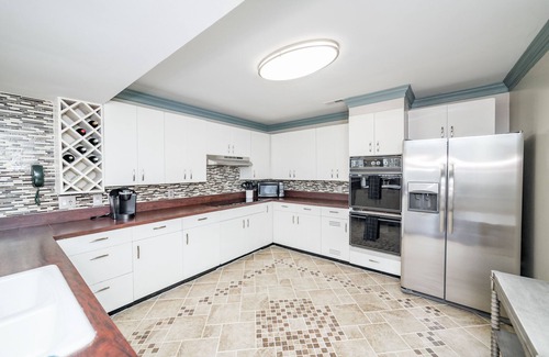 Lynchburg House | Riverfront hidden gem, ground floor open space!