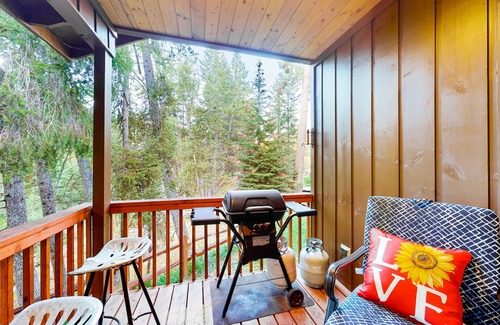 Joseph House | Riverfront Home w/Fantastic Updates, River View Deck, Fireplaces & WiFi