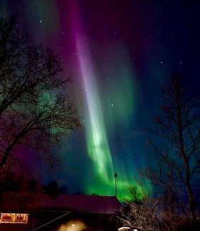 Narvik House | Riverfront house with 98 inch TV, ps5 & activities