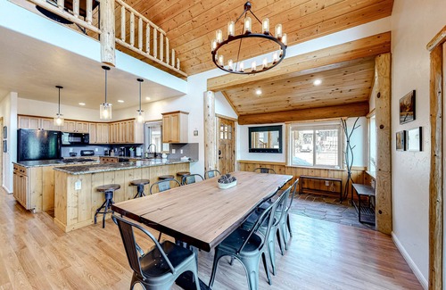 San Juan River Village House | Riverfront Lodge | Hot Tub | Game Room
