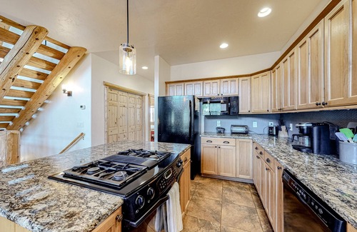San Juan River Village House | Riverfront Lodge | Hot Tub | Game Room