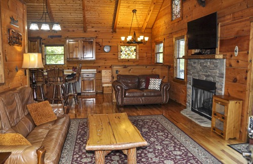 Murphy Cabin | Riverfront Lodge Wifi, Folk School, Casino, Close to Town, HOT TUB