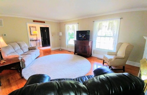 Elkton House | Riverfront Mountain View Haven