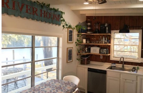 Escatawpa Cabin | Riverfront ready for Summer Fun