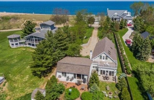 New Buffalo House | Riverfront Retreat, Walk to Beach + Downtown, Hot Tub, Kayaks & Bikes!