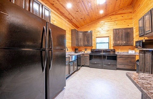 Broken Bow Cabin | Riverhawk at Lazy River Retreat on Mt Fork River