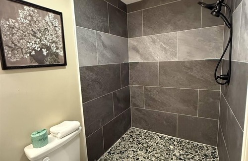 Helen Apartment | Rivers Edge Condo 703A