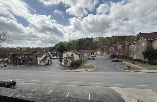 Helen Apartment | Rivers Edge Condo 803A