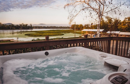 Cassville Resort | Rivers Edge