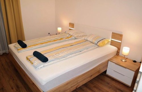 Gyor Apartment | Riverside Apartman with Free Parking