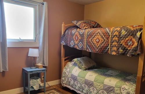Drumheller Cabin | Riverside Cabaña in the Badlands!